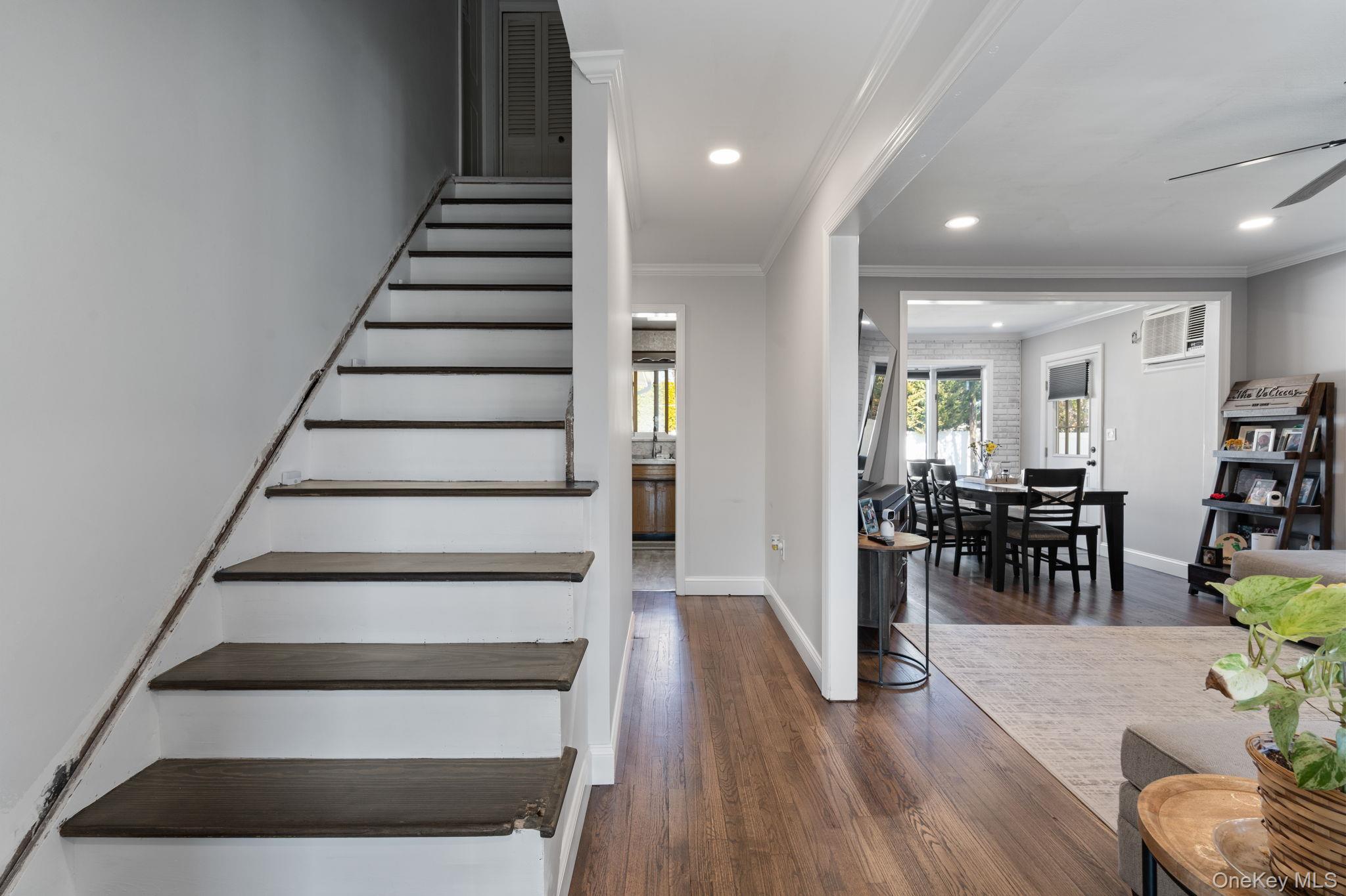 #4 photo, 2637 Lexington Avenue, מחוז נסאו East Meadow , NY 11554