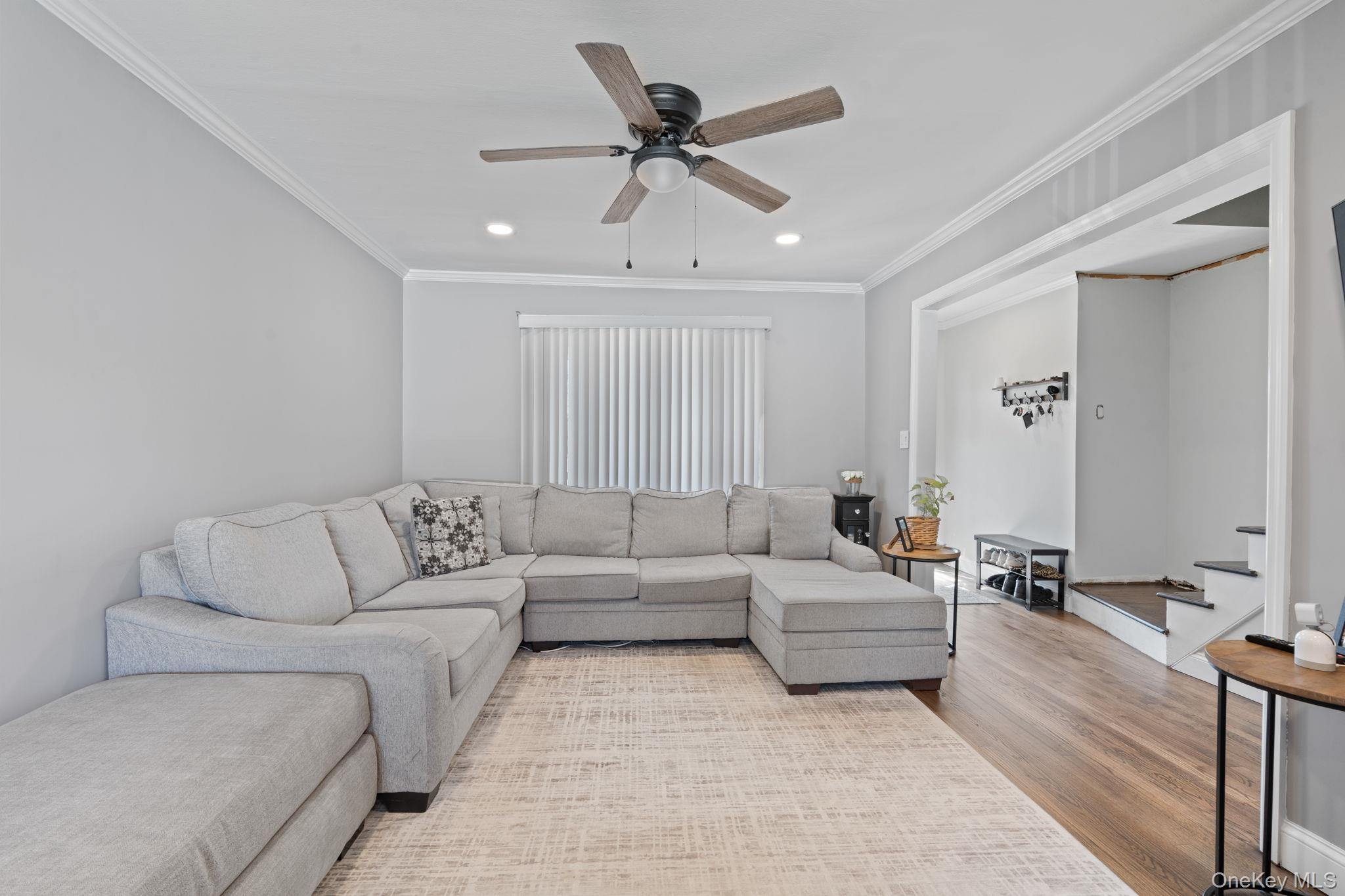 #6 photo, 2637 Lexington Avenue, מחוז נסאו East Meadow , NY 11554