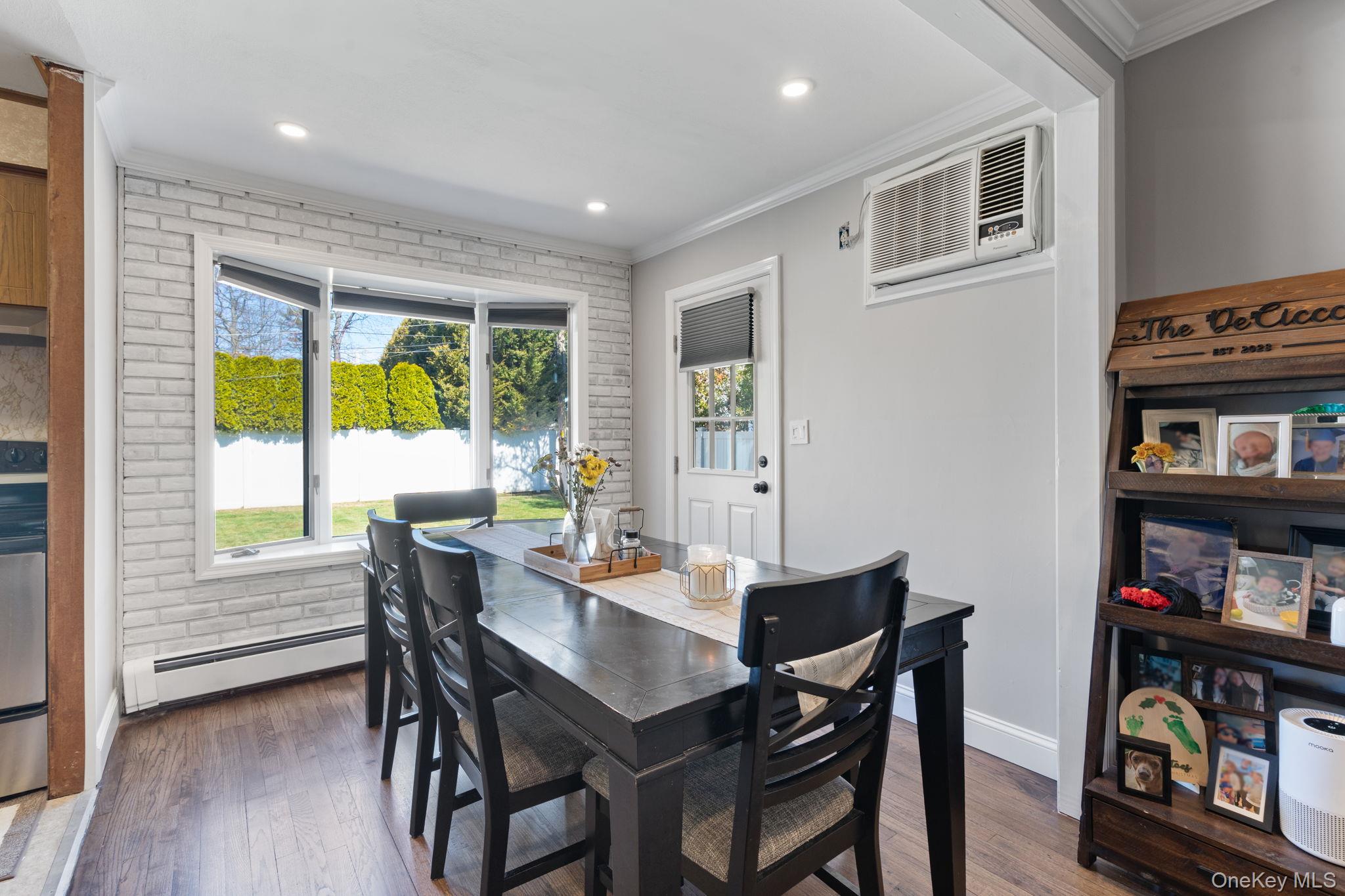 #8 photo, 2637 Lexington Avenue, מחוז נסאו East Meadow , NY 11554