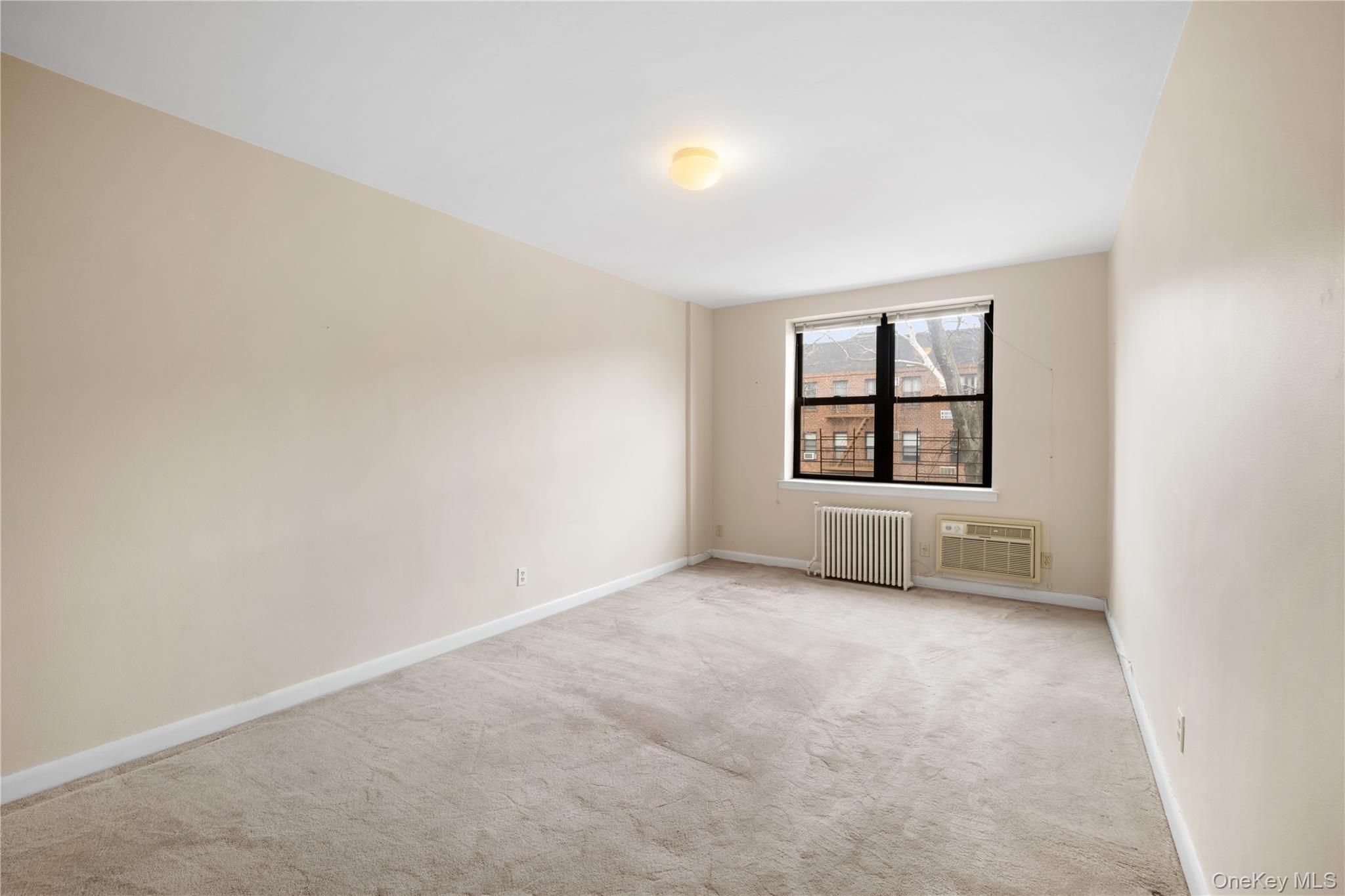 #3 photo, 215-12 47th, बेसाइड Bayside , NY 11361