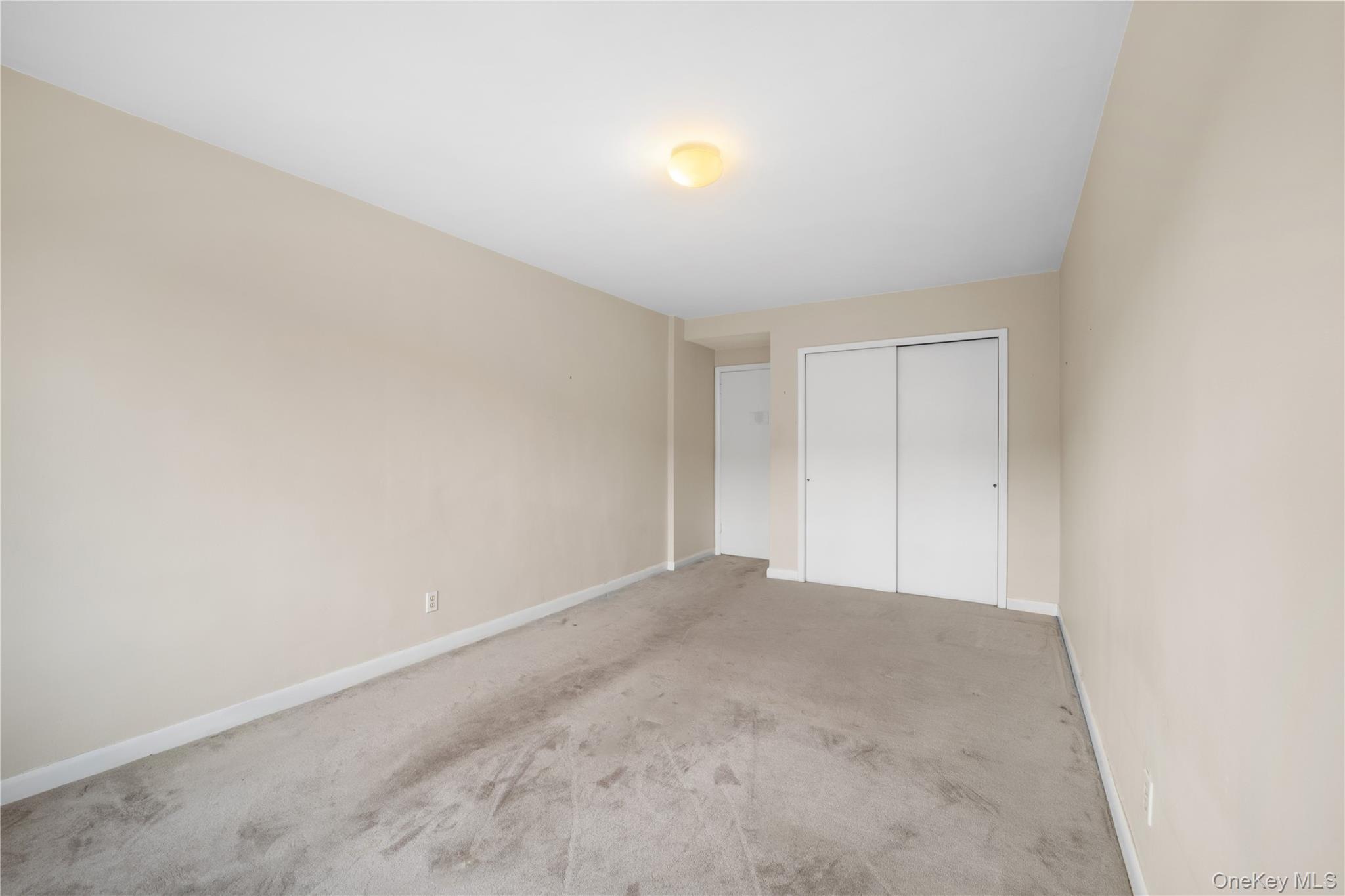 #4 photo, 215-12 47th, बेसाइड Bayside , NY 11361