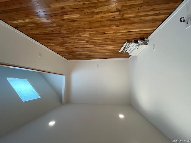 #15 photo, 42 Sintsink Drive, নাসাউ কাউন্টি Port Washington , NY 11050