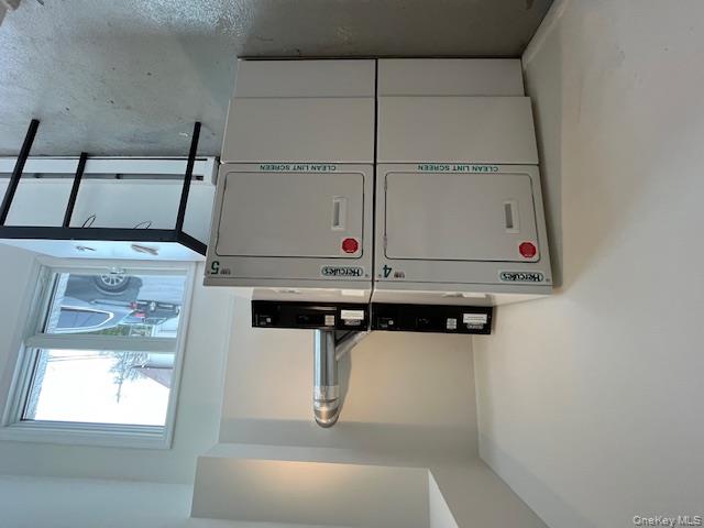 #19 photo, 42 Sintsink Drive, নাসাউ কাউন্টি Port Washington , NY 11050