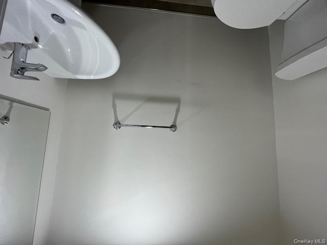 #7 photo, 42 Sintsink Drive, নাসাউ কাউন্টি Port Washington , NY 11050