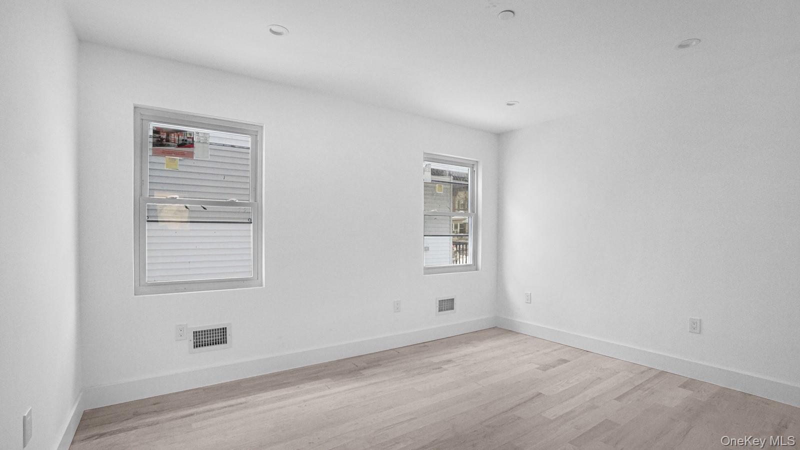 #11 photo, 342 E 234th Street, Bronx , NY 10470