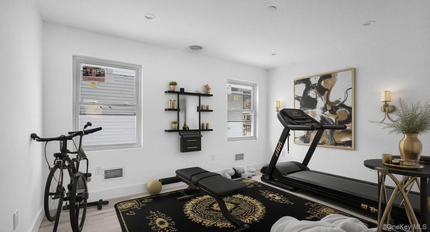 #7 photo, 342 E 234th Street, Bronx , NY 10470