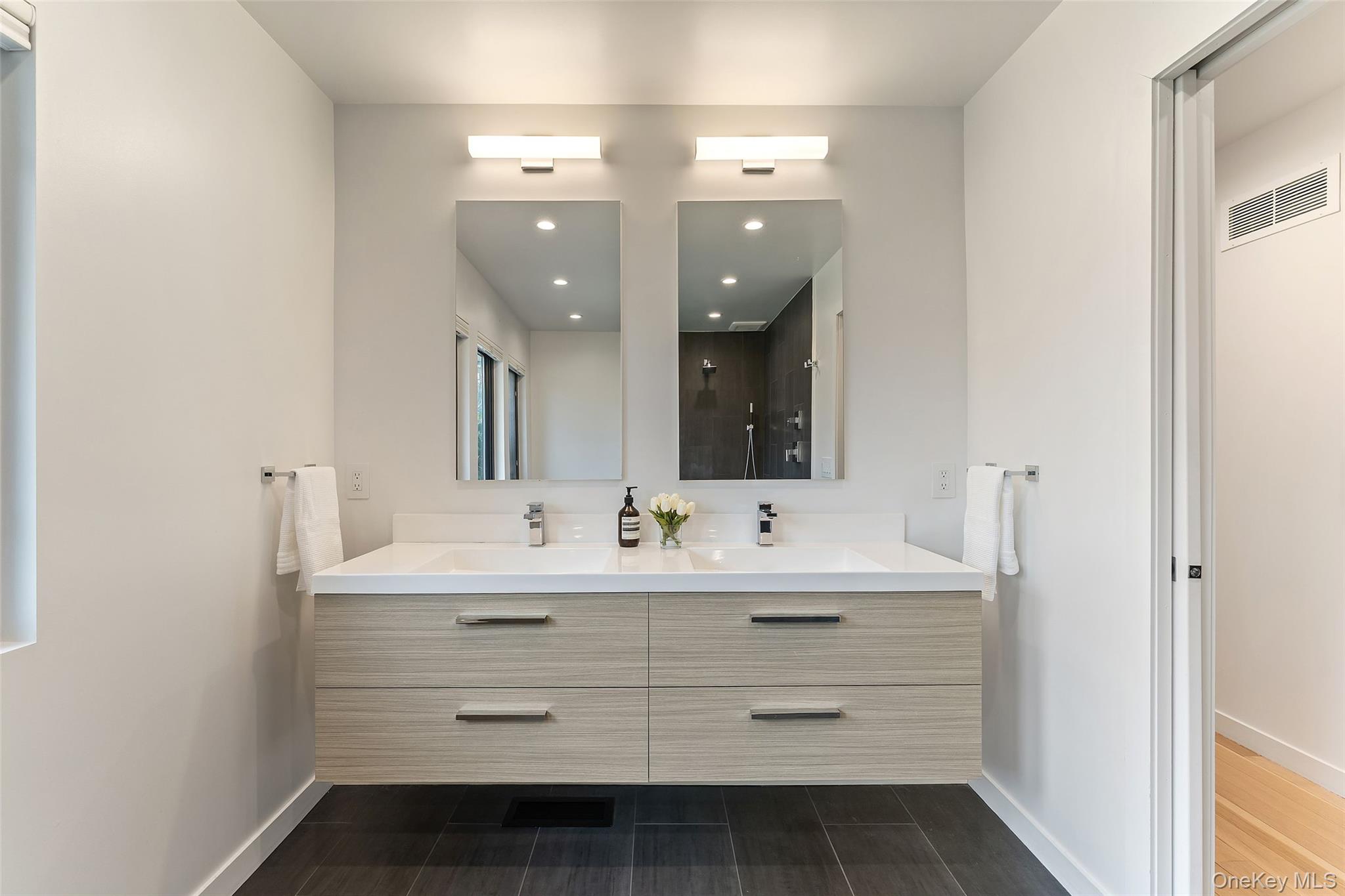 #14 photo, 7 Windsong Road, Ardsley , NY 10502