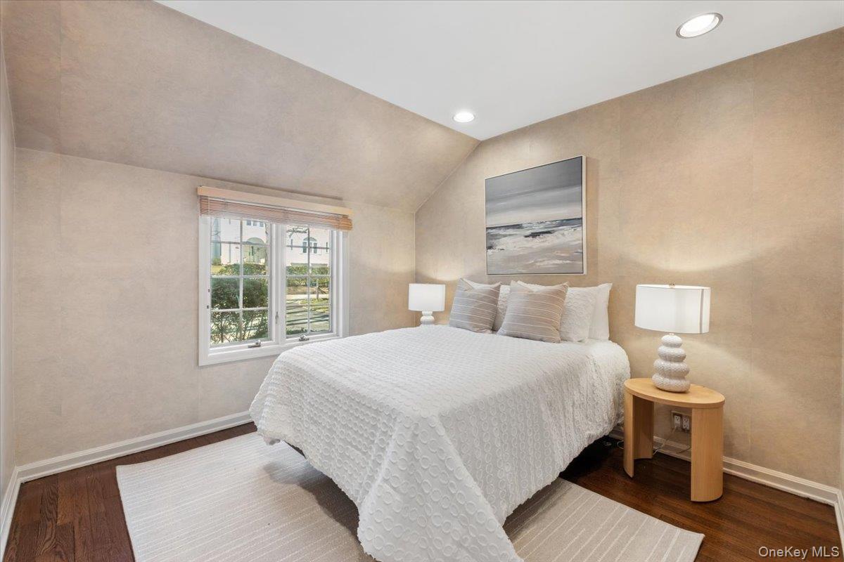 #18 photo, 1 Normandy Lane, Scarsdale , NY 10583