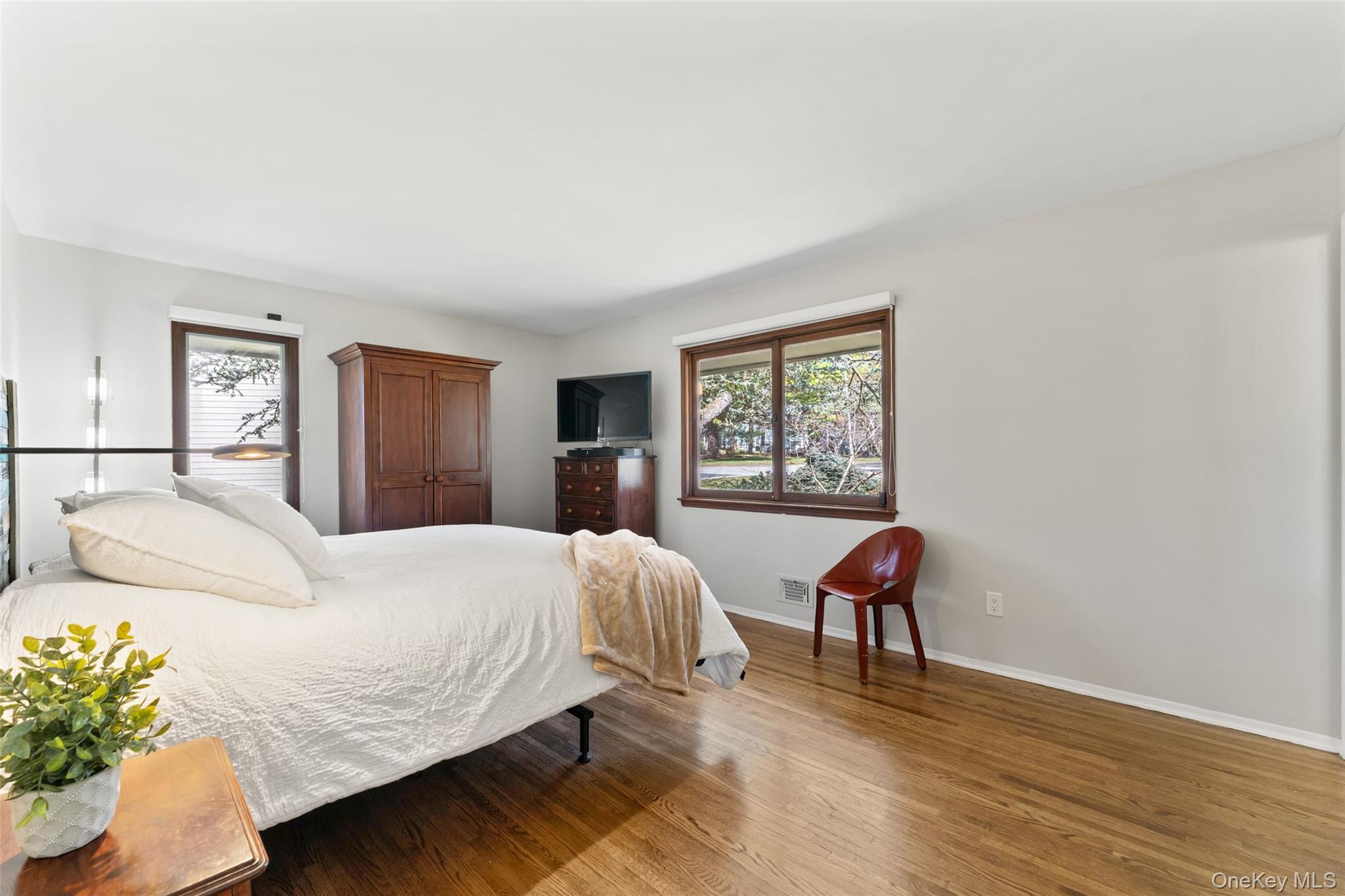 #18 photo, 7 Dogwood Lane, Irvington , NY 10533