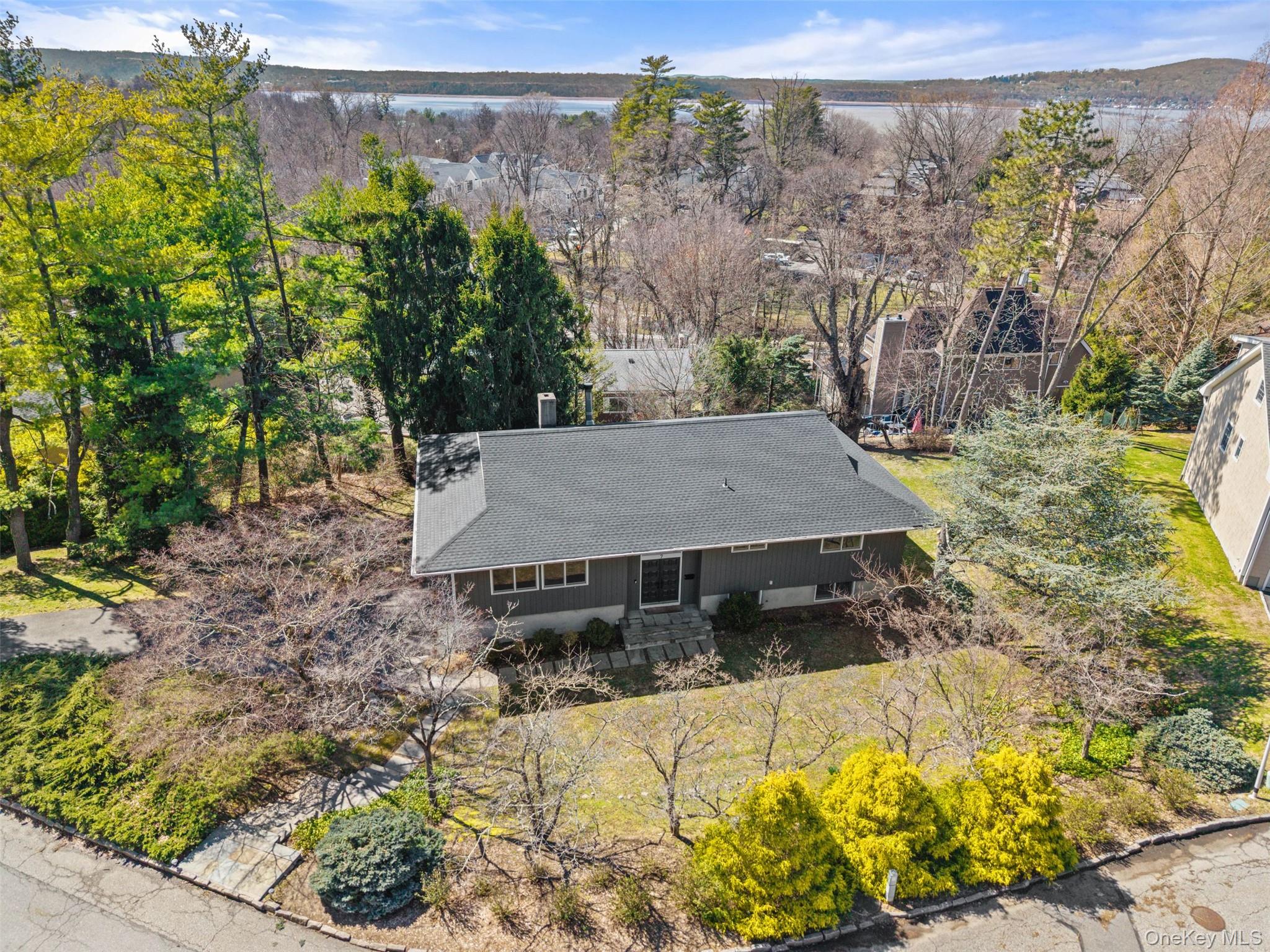 #2 photo, 7 Dogwood Lane, Irvington , NY 10533