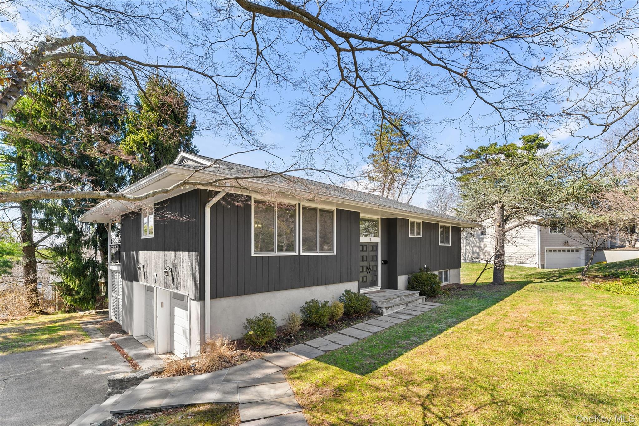 #3 photo, 7 Dogwood Lane, Irvington , NY 10533