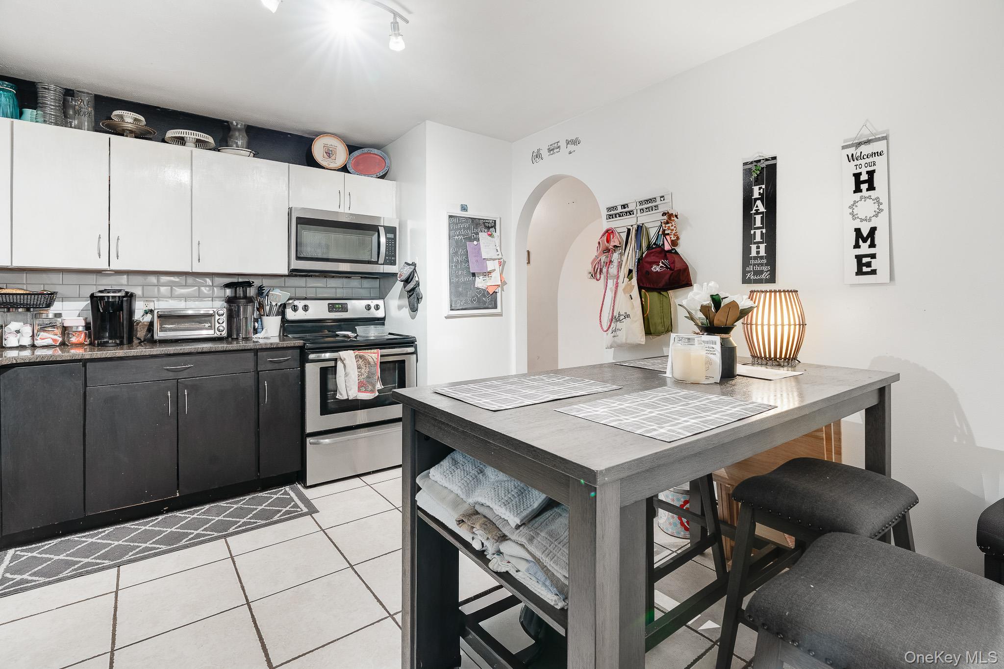 #10 photo, 8 Larissa Lane, Wappingers Falls , NY 12590