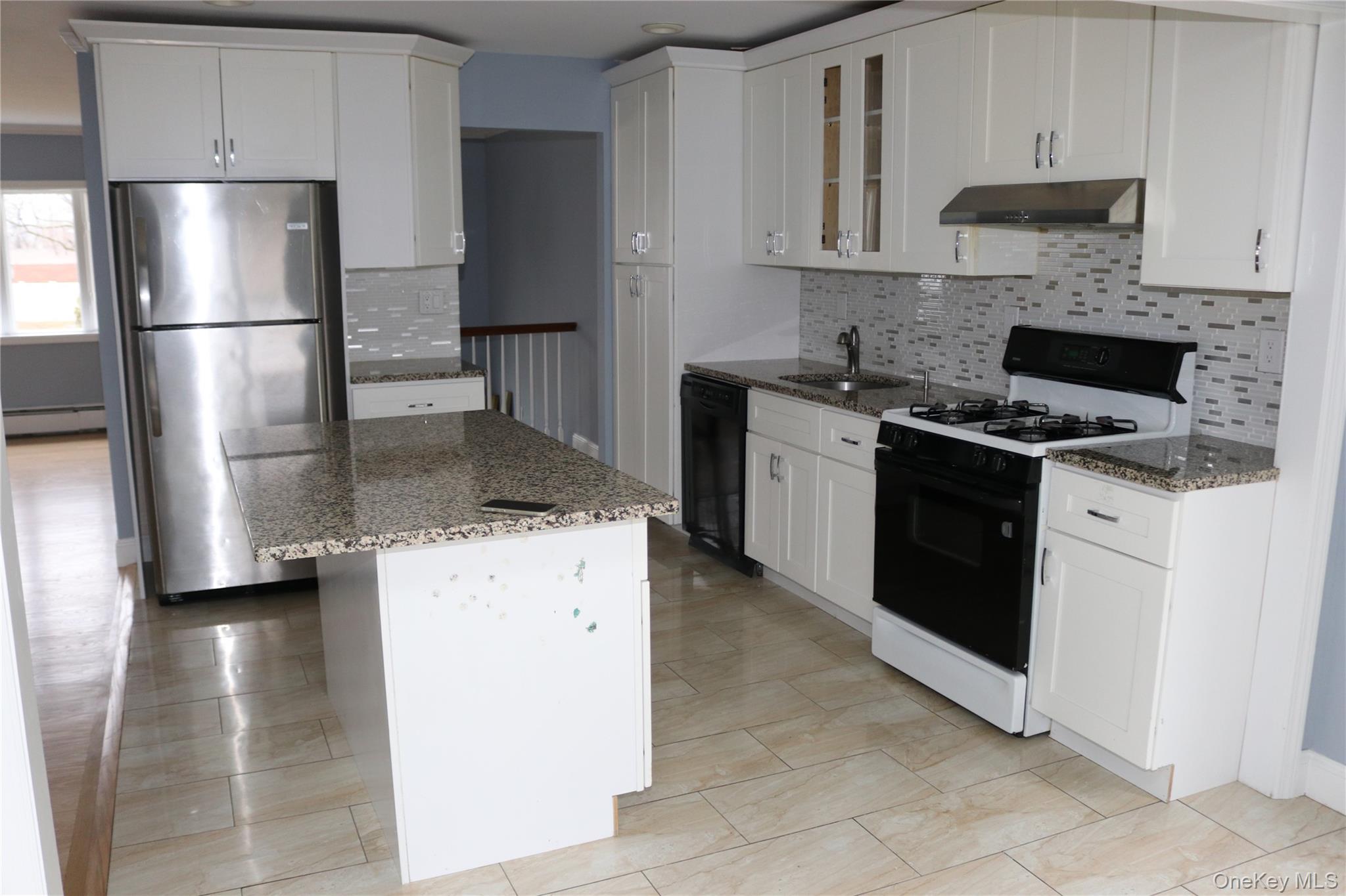 #4 photo, 7 Southpark Drive, Garnerville , NY 10923