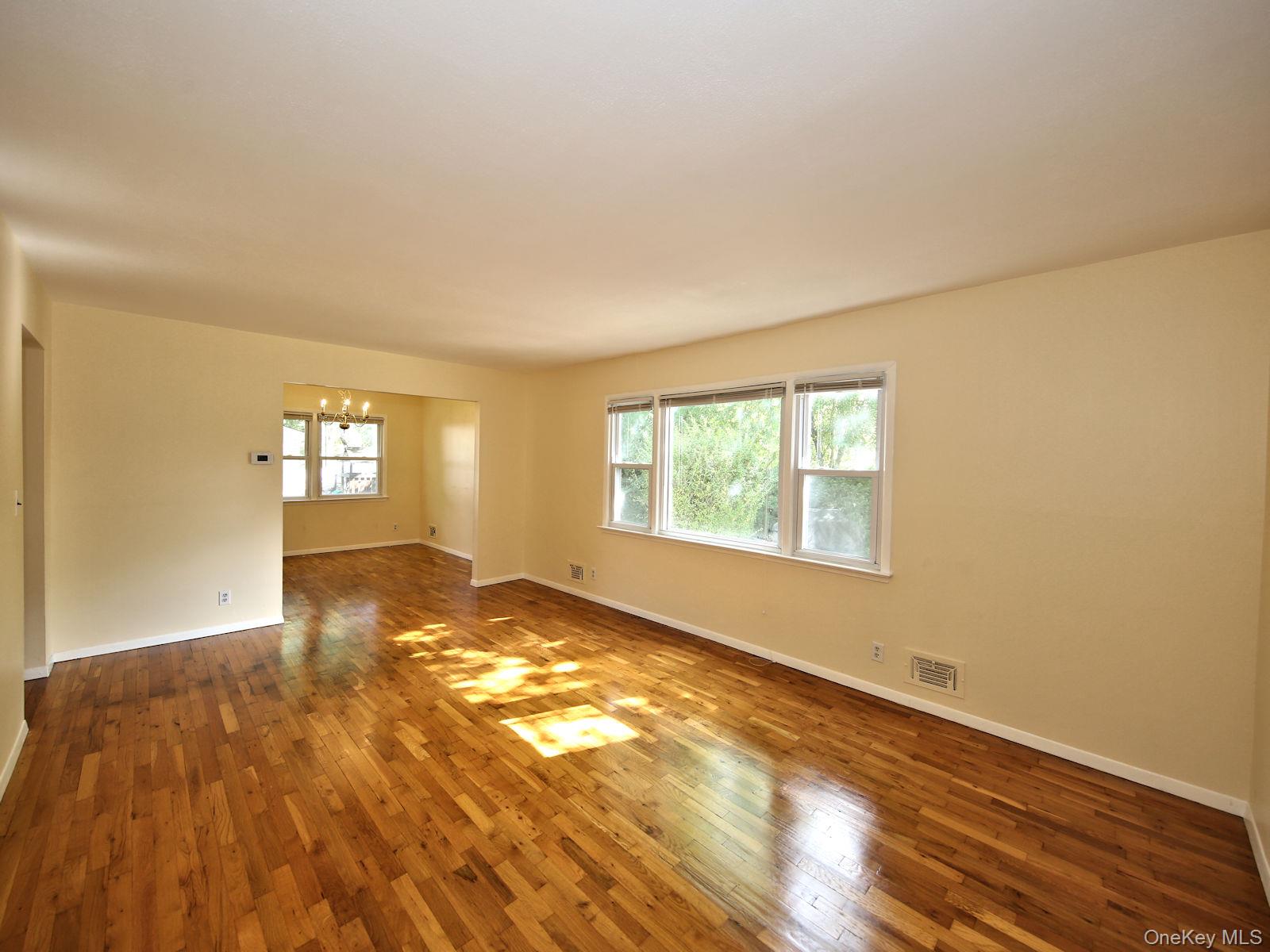 #3 photo, 921 Jefferson Avenue, Mamaroneck , NY 10543