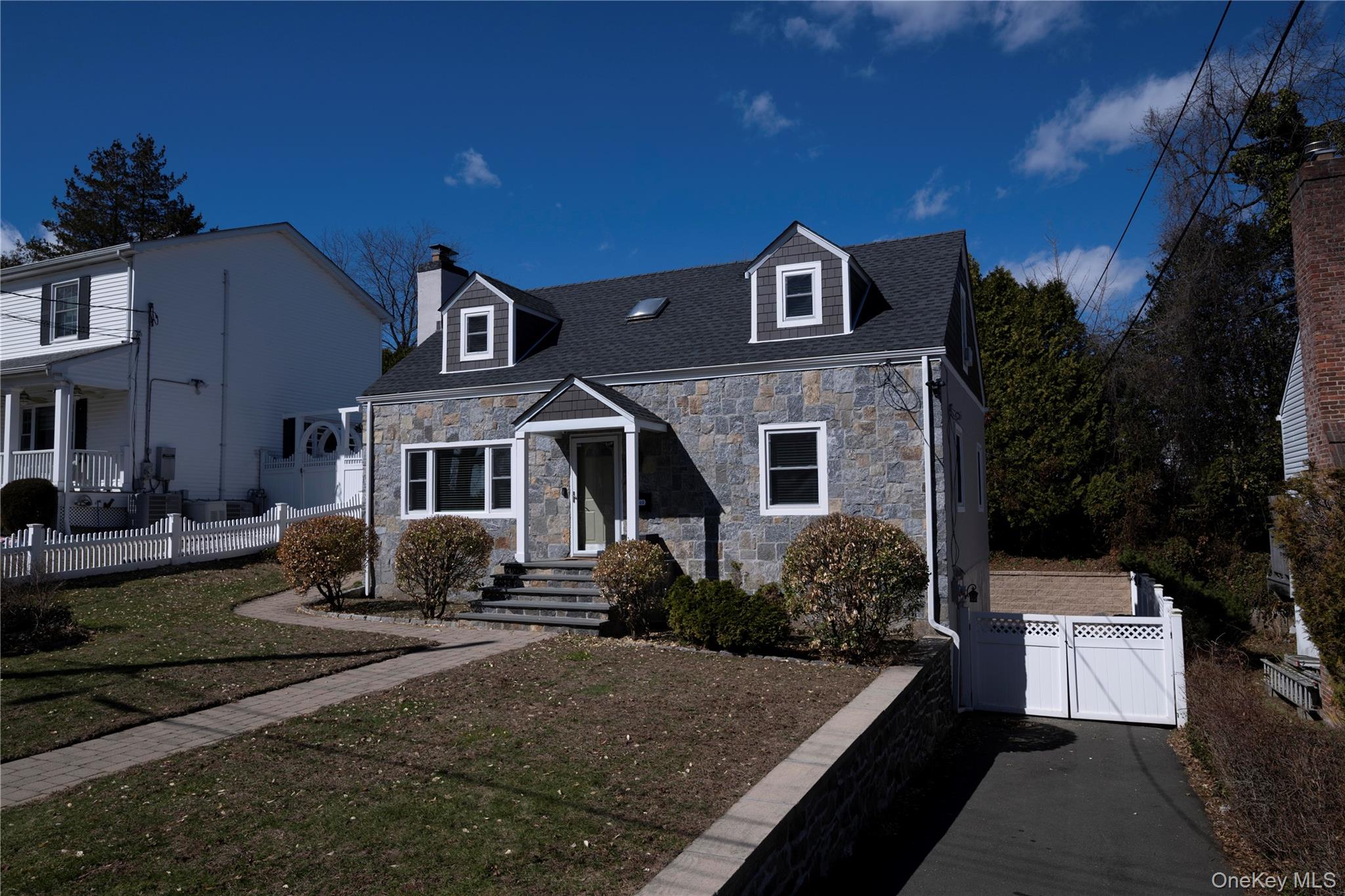 #2 photo, 40 Wickford Road, New Rochelle , NY 10801