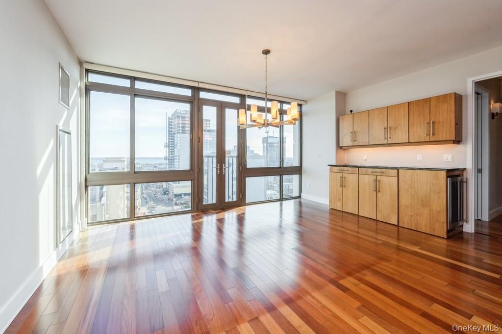 #1 photo, 175 Huguenot Street, New Rochelle , NY 10801