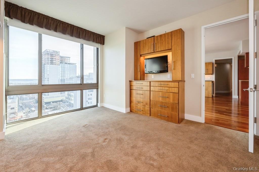 #12 photo, 175 Huguenot Street, New Rochelle , NY 10801