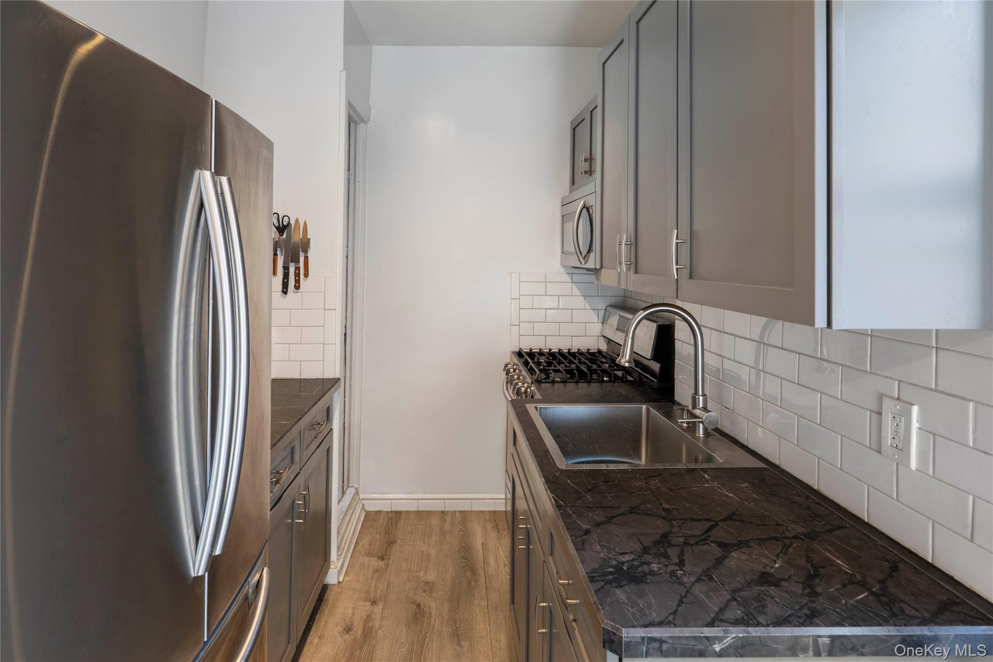 #4 photo, 2199 Holland Avenue, ব্রঙ্কস Bronx , NY 10462