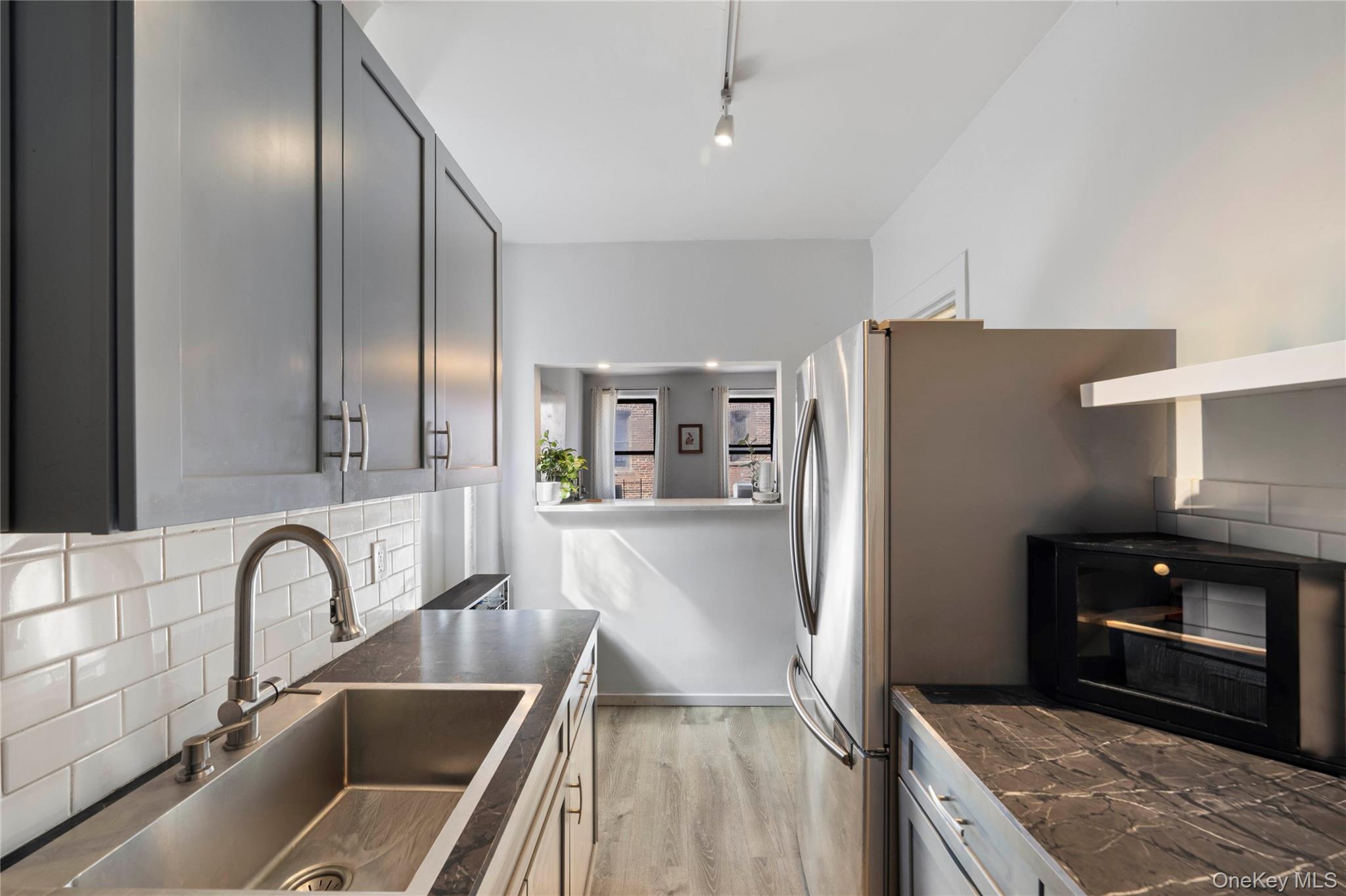 #5 photo, 2199 Holland Avenue, ব্রঙ্কস Bronx , NY 10462