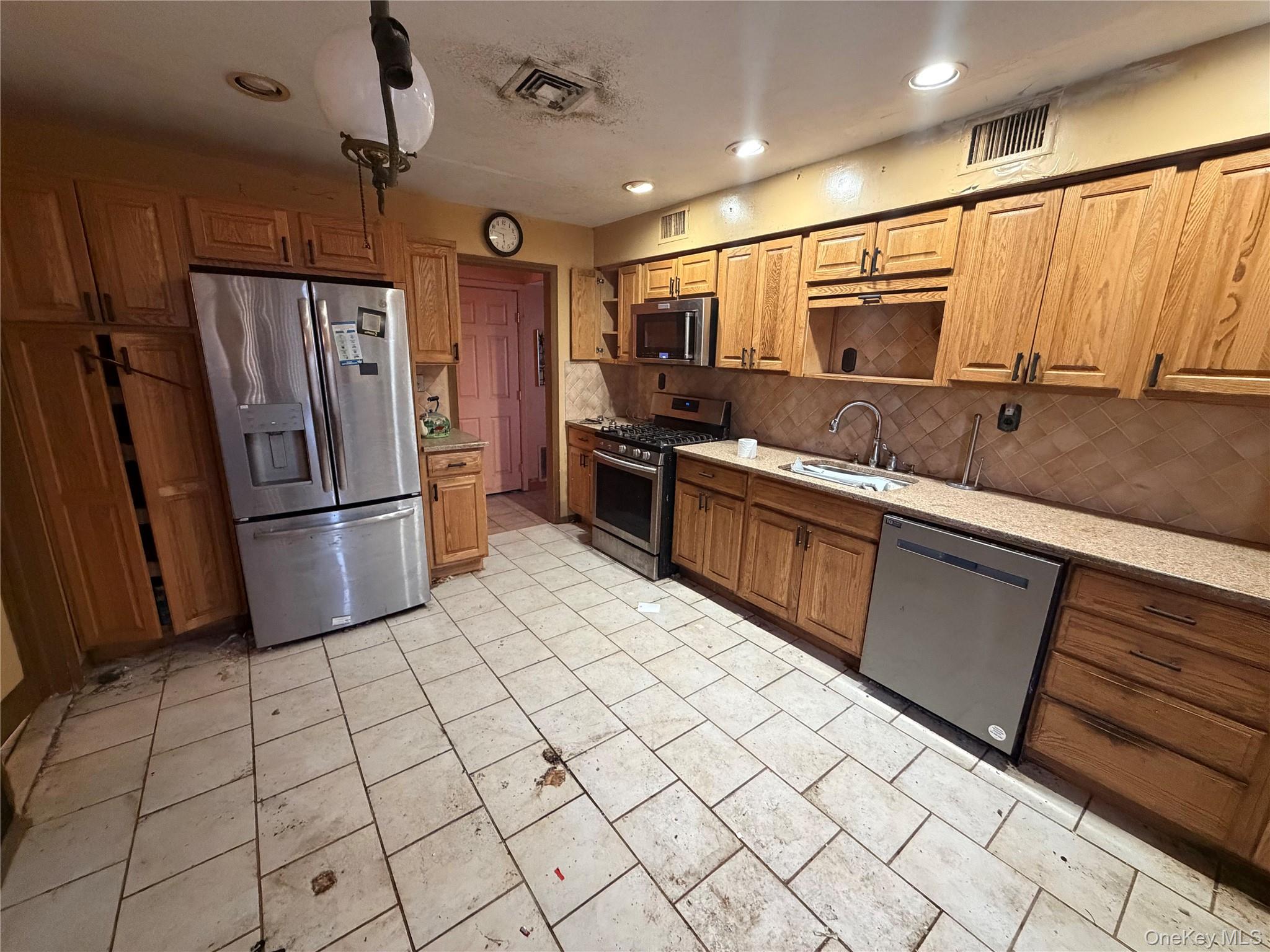 #12 photo, 15 Bonnie Court, Spring Valley , NY 10977