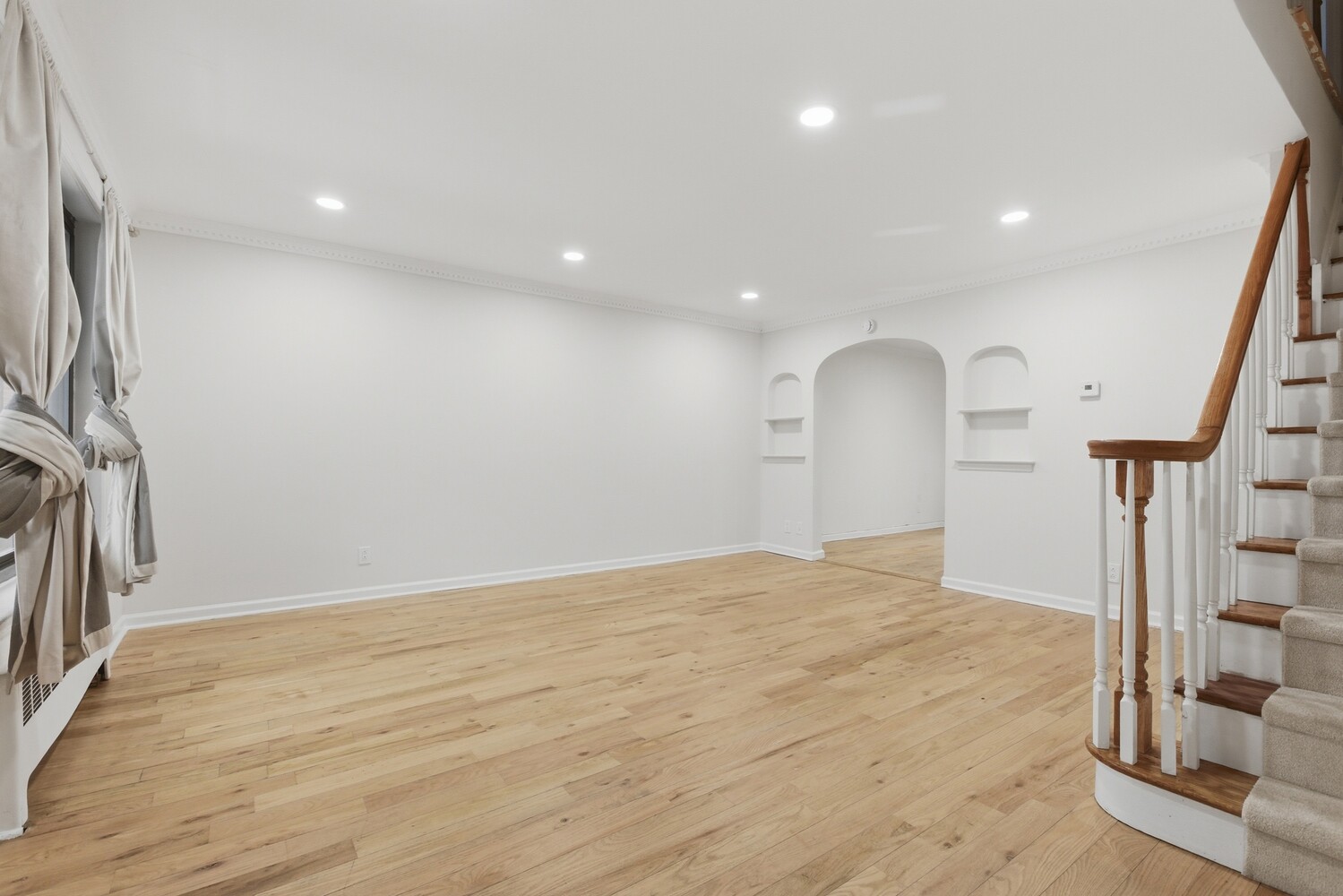 #2 photo, 64-36 AUSTIN Street, কুইন্‌স Rego Park , NY 11374