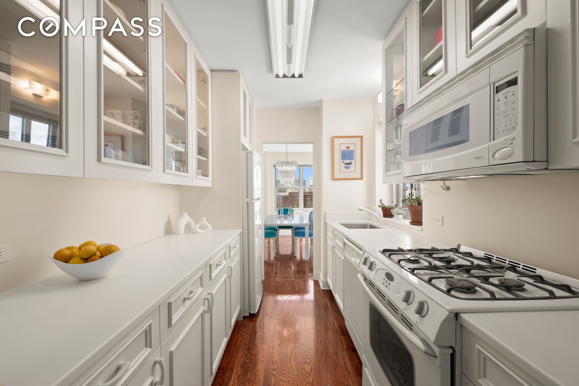 #11 photo, 20 E 9th Street, Greenwich Village , NY 10003