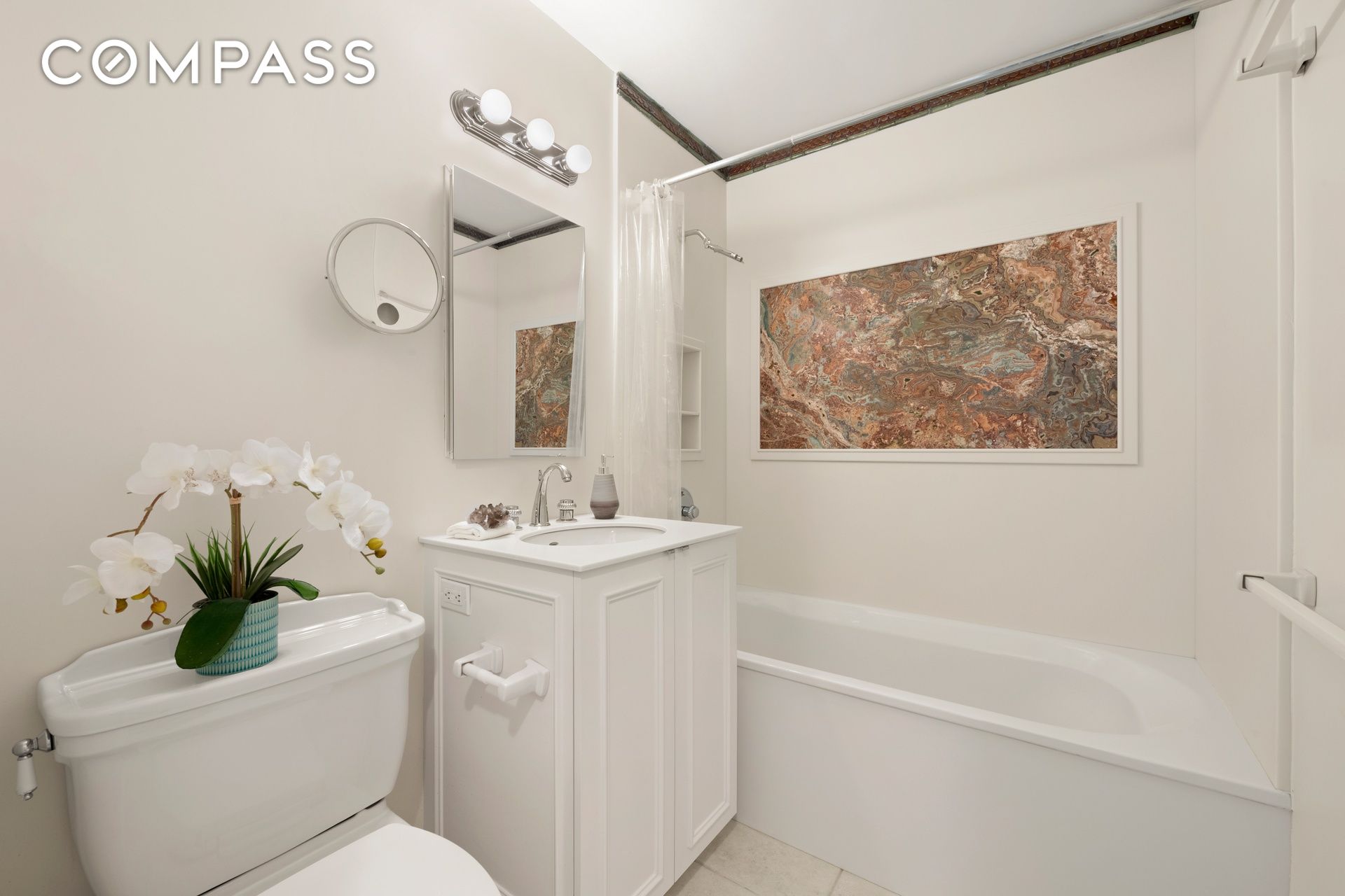 #14 photo, 20 E 9th Street, Greenwich Village , NY 10003