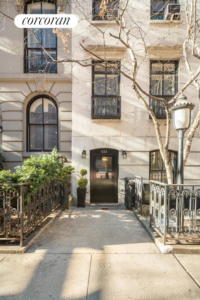 #15 photo, 434 W 23RD Street, Chelsea , NY 10011