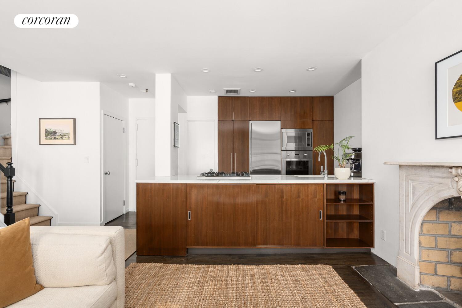 #5 photo, 434 W 23RD Street, Chelsea , NY 10011