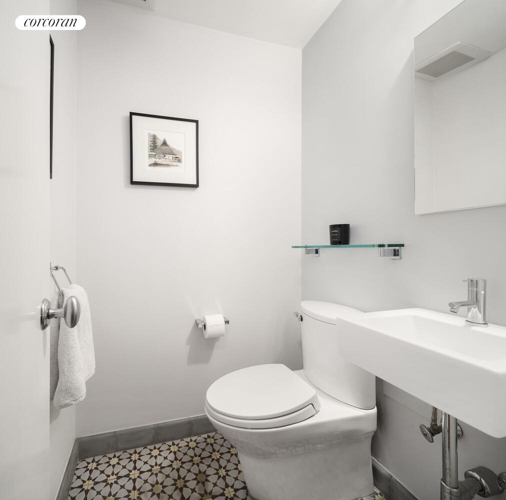 #7 photo, 434 W 23RD Street, Chelsea , NY 10011