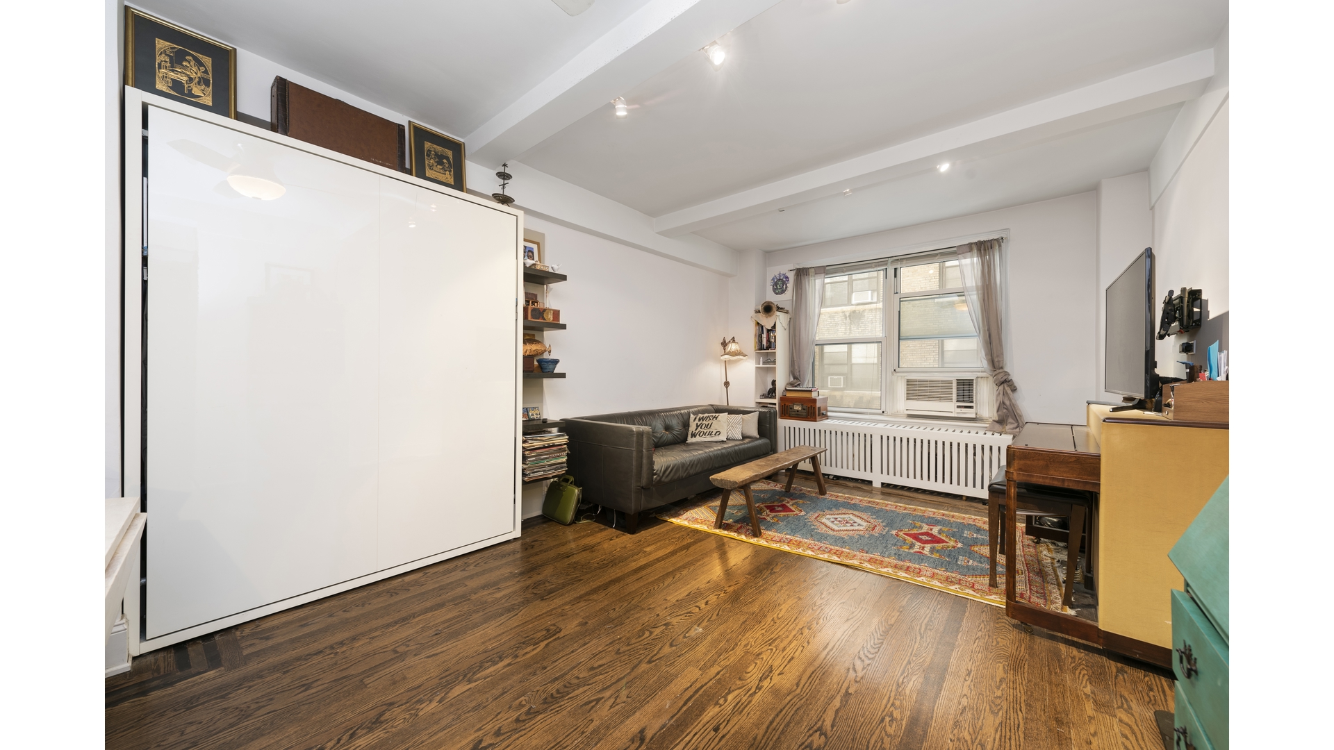 #1 photo, 235 W 102ND Street, मैनहटन Upper West Side , NY 10025