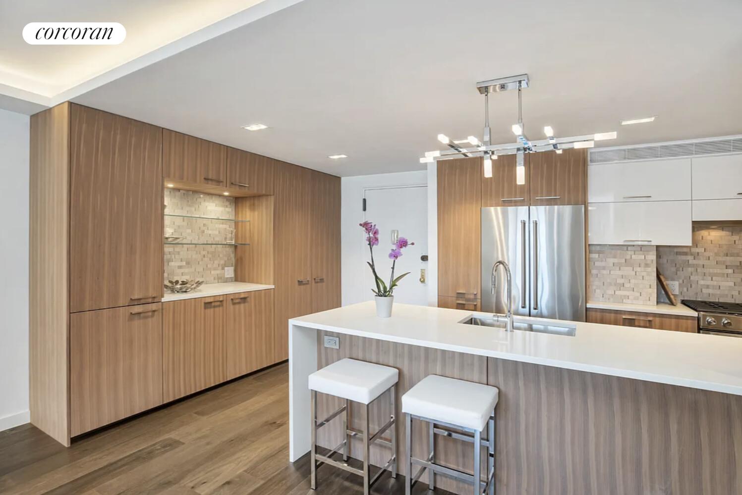 #3 photo, 315 E 72ND Street, Lenox Hill , NY 10021