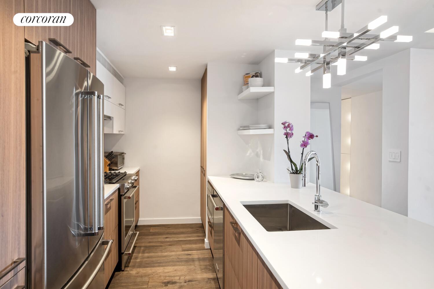 #5 photo, 315 E 72ND Street, Lenox Hill , NY 10021