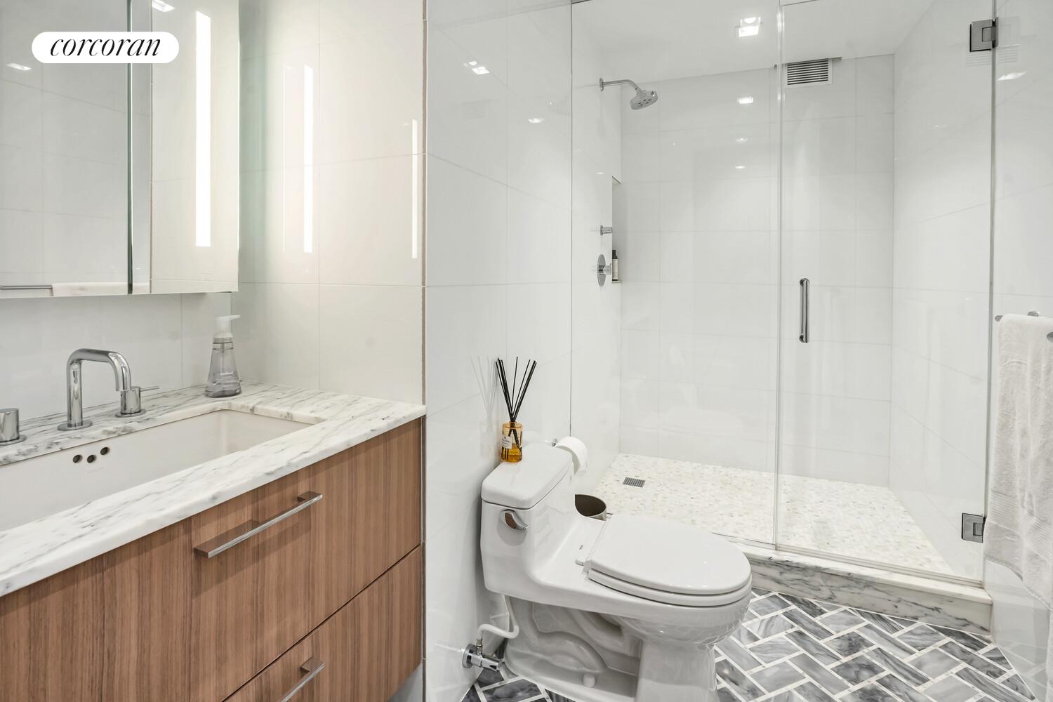 #7 photo, 315 E 72ND Street, Lenox Hill , NY 10021