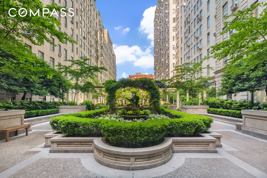 #13 photo, 340 W 57th Street, ম্যানহাটন Hell's Kitchen , NY 10019