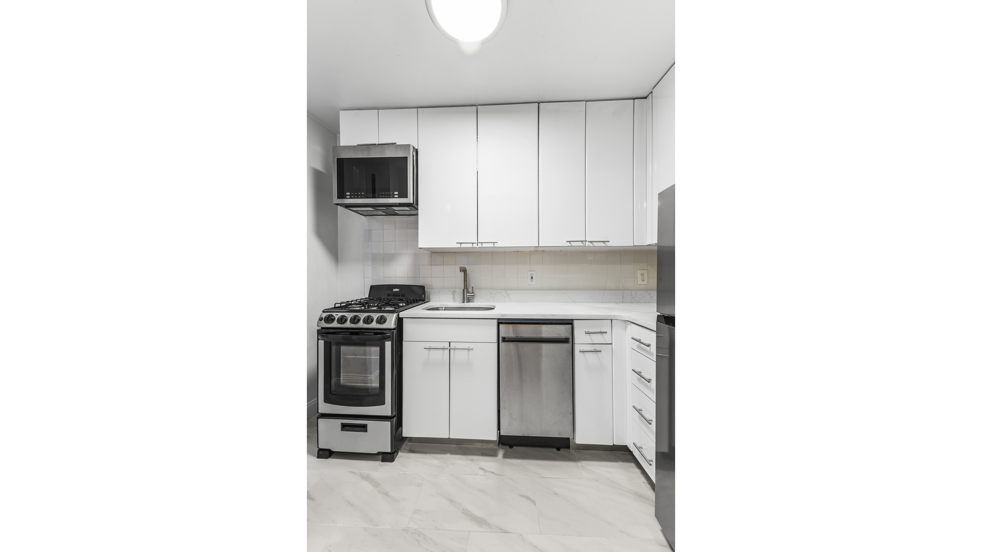 #12 photo, 360 W 55TH Street, ম্যানহাটন Hell's Kitchen , NY 10019