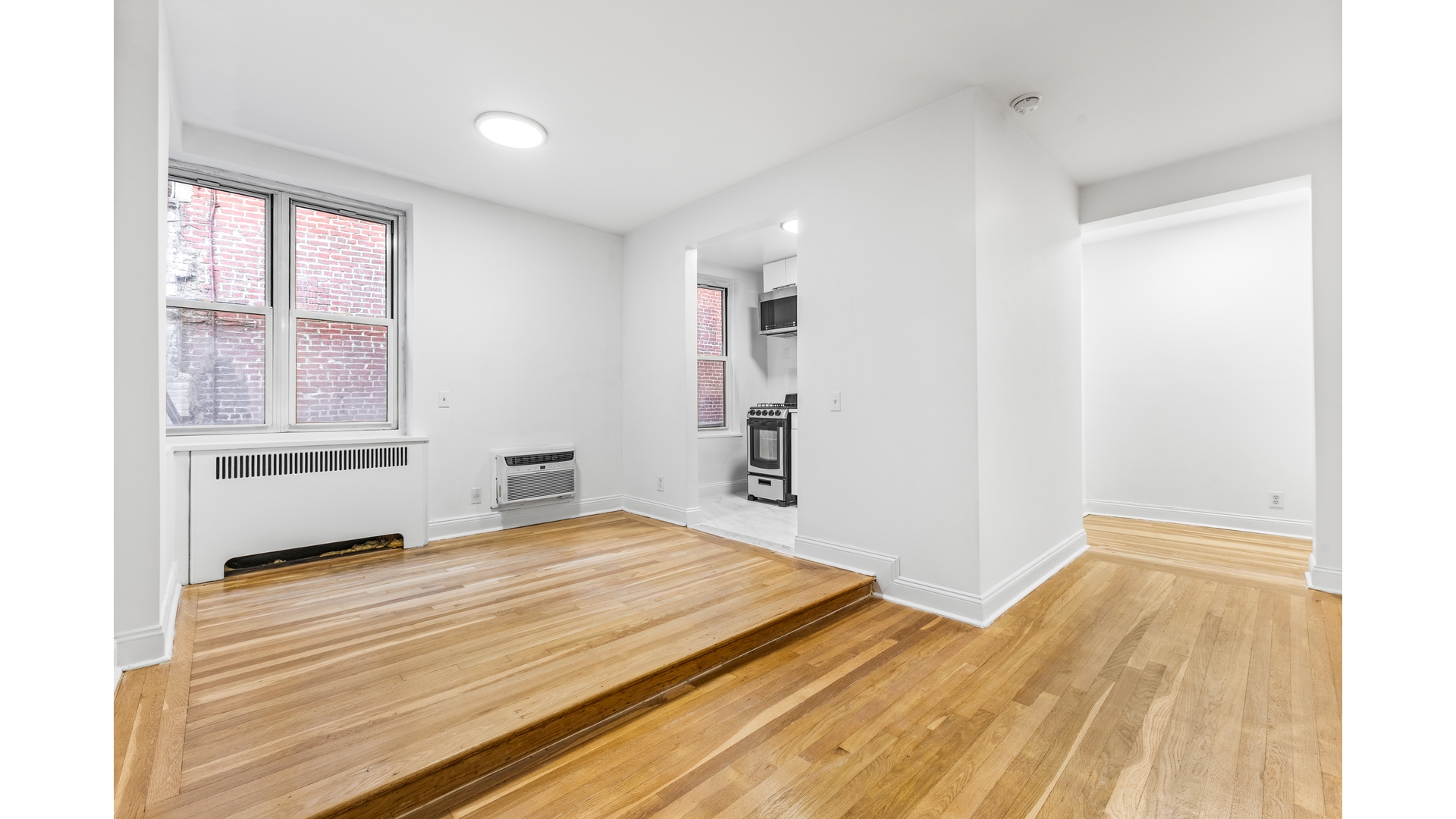 #4 photo, 360 W 55TH Street, ম্যানহাটন Hell's Kitchen , NY 10019