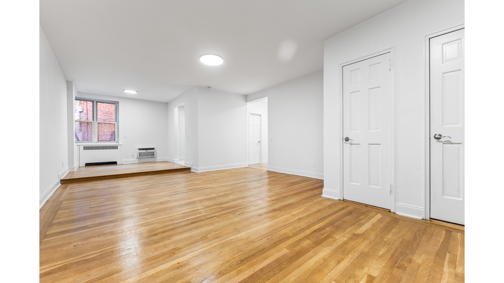 #6 photo, 360 W 55TH Street, ম্যানহাটন Hell's Kitchen , NY 10019