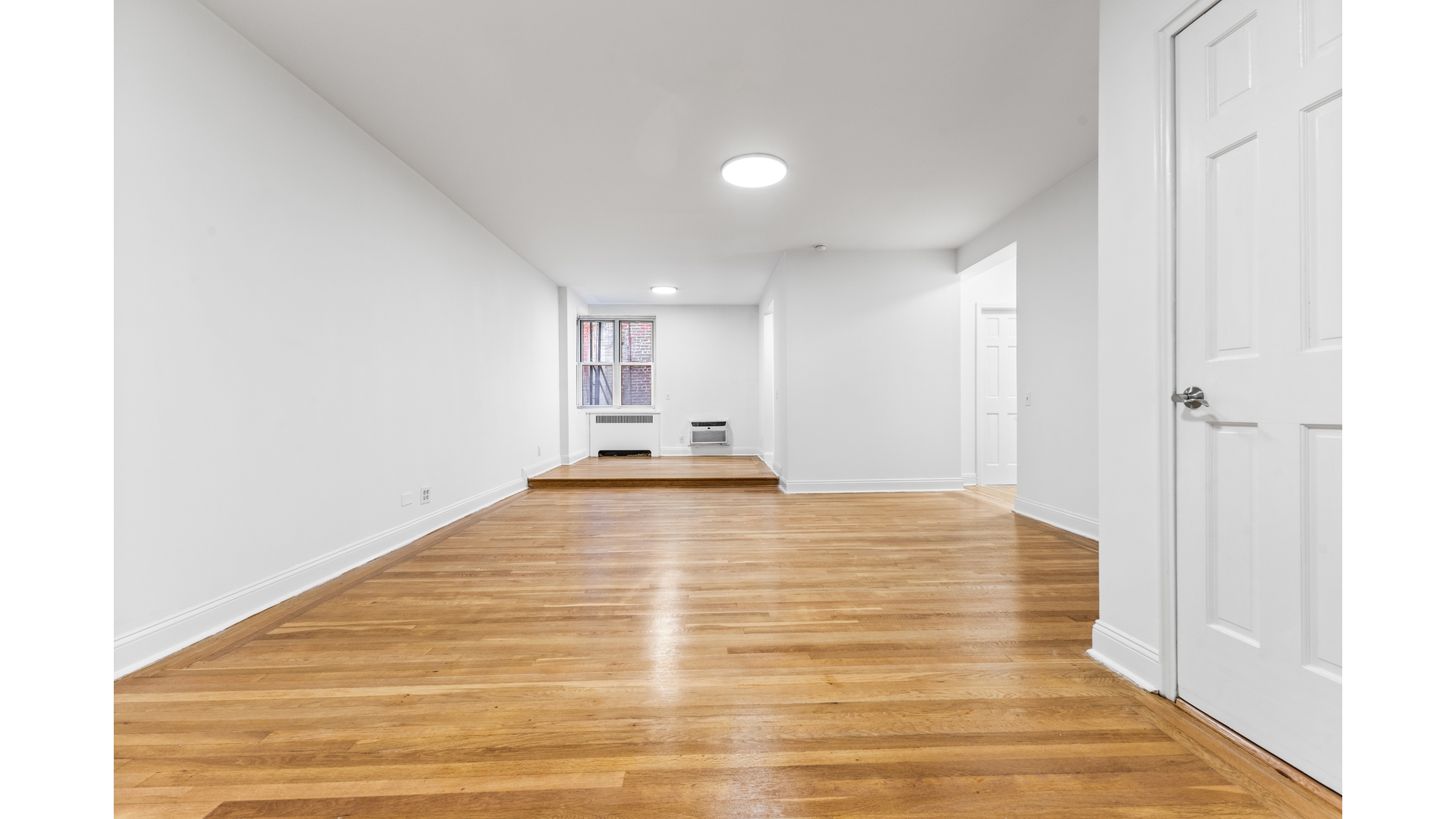 #7 photo, 360 W 55TH Street, ম্যানহাটন Hell's Kitchen , NY 10019