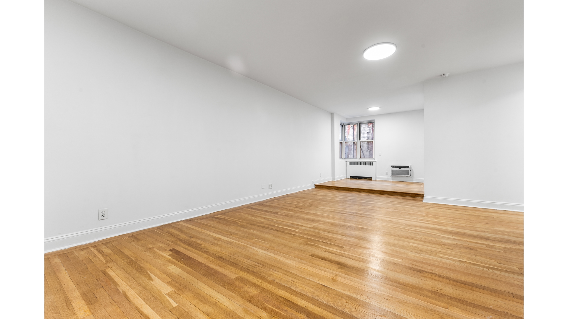 #8 photo, 360 W 55TH Street, ম্যানহাটন Hell's Kitchen , NY 10019