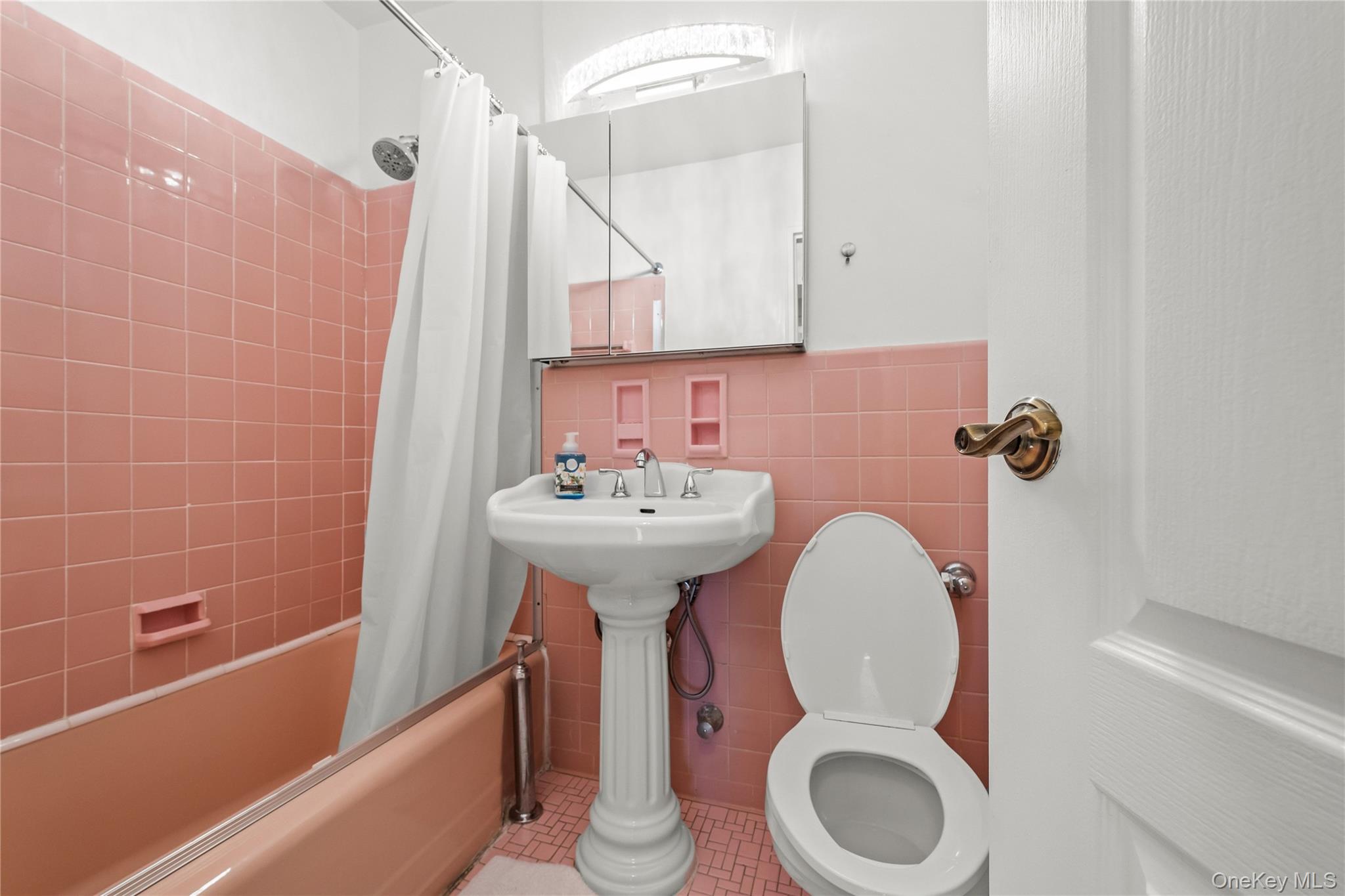 #8 photo, 800 Cortelyou Road, ব্রুকলিন Brooklyn , NY 11218