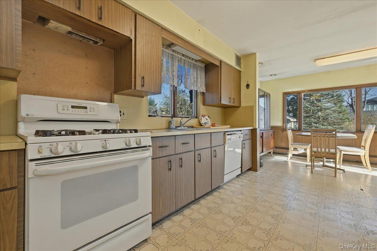 #7 photo, 590 Waterview Road, নাসাউ কাউন্টি Oceanside , NY 11572