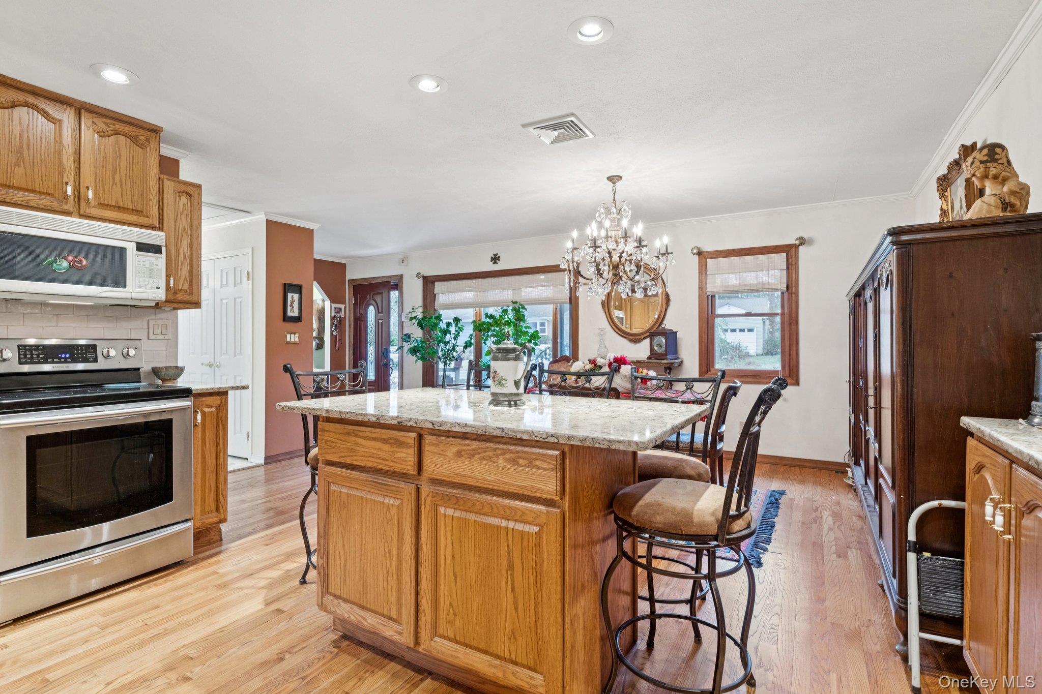 #14 photo, 52 Hazard Avenue, সাফোক কাউন্টি Huntington , NY 11746