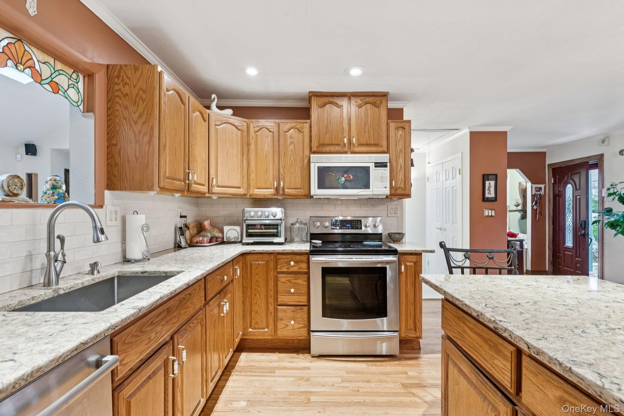 #15 photo, 52 Hazard Avenue, সাফোক কাউন্টি Huntington , NY 11746