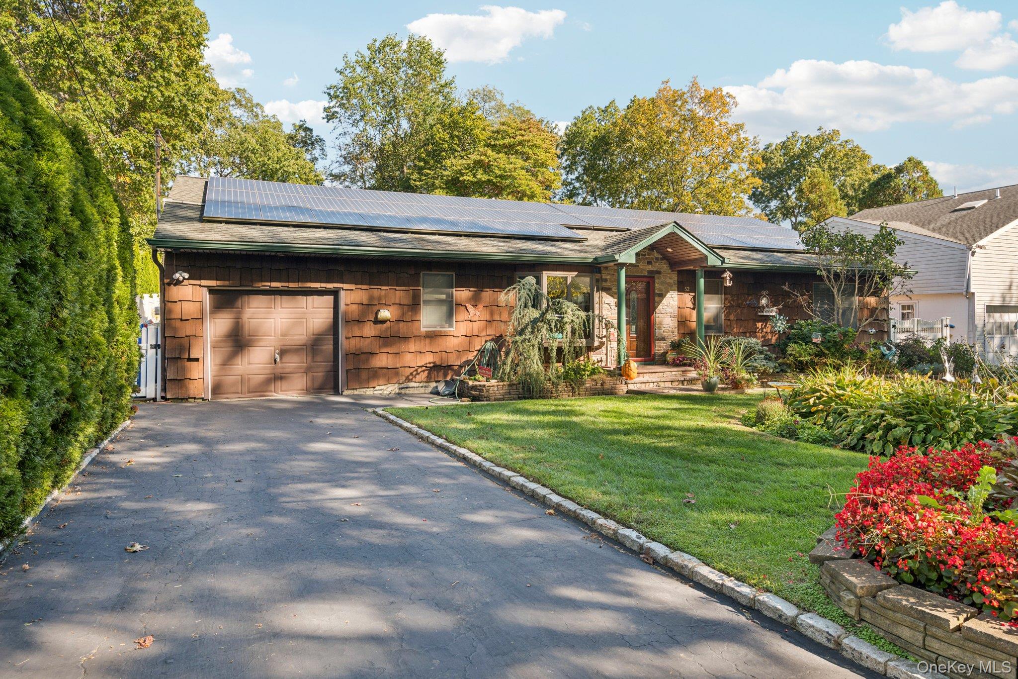 #2 photo, 52 Hazard Avenue, সাফোক কাউন্টি Huntington , NY 11746