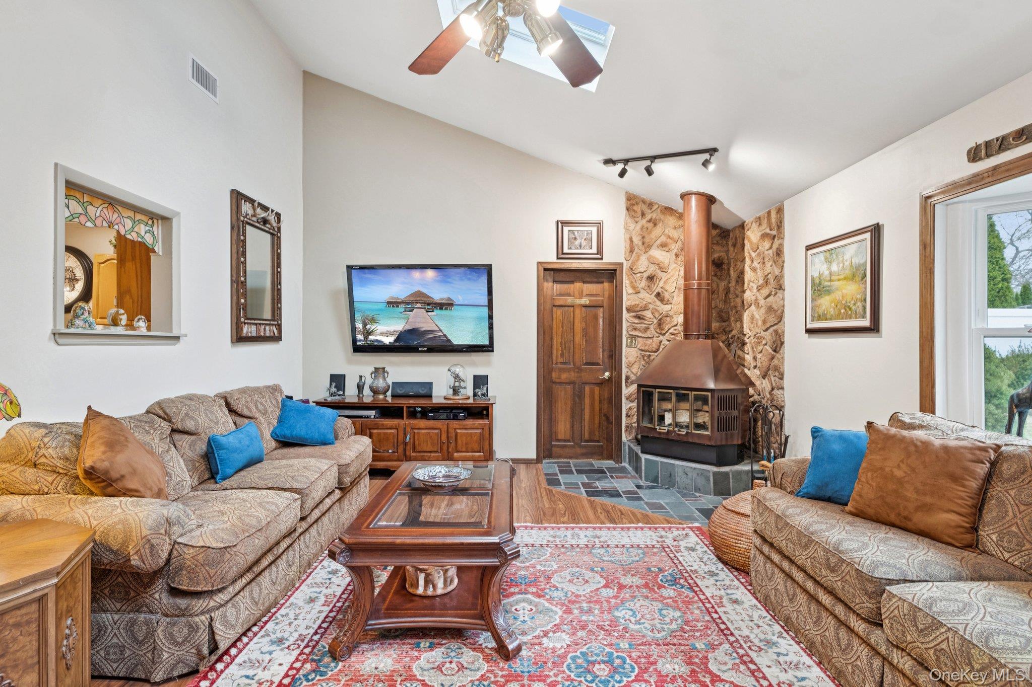 #7 photo, 52 Hazard Avenue, সাফোক কাউন্টি Huntington , NY 11746