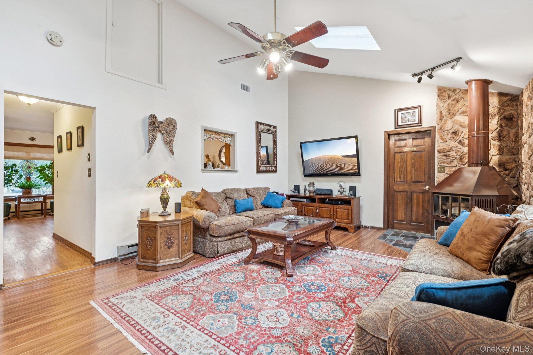 #9 photo, 52 Hazard Avenue, সাফোক কাউন্টি Huntington , NY 11746