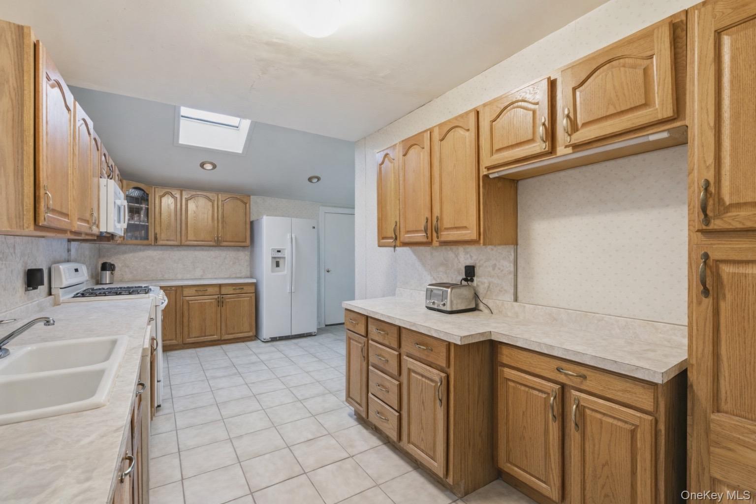 #5 photo, 20532 104th Avenue, Saint Albans , NY 11412