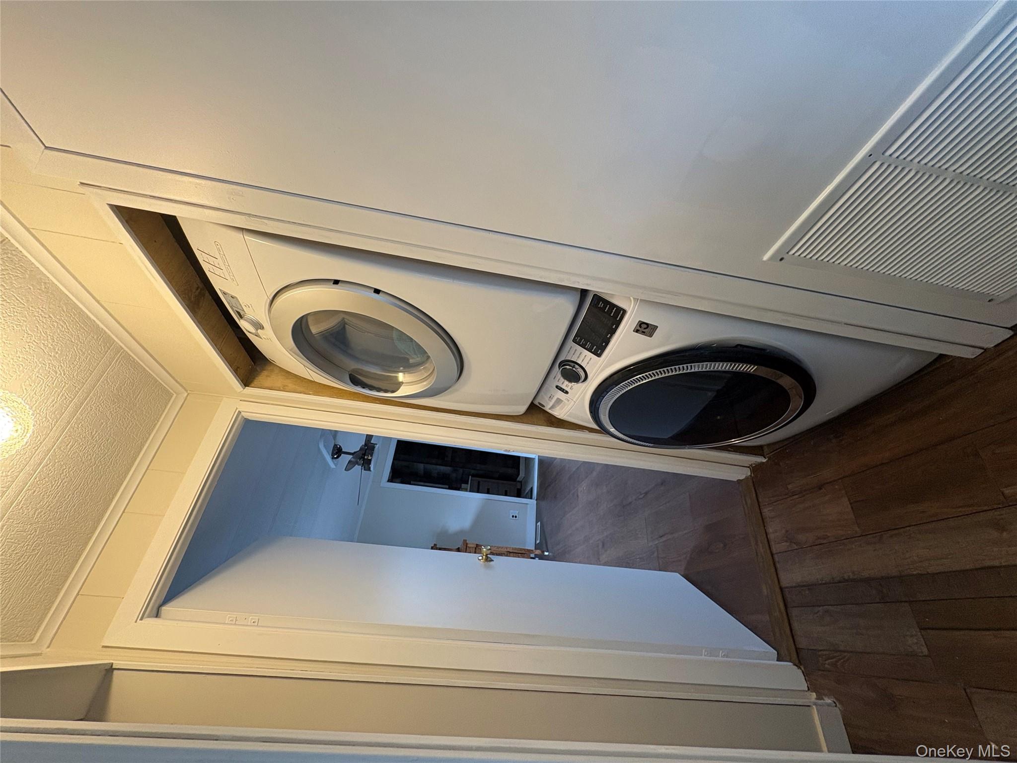 #8 photo, 525/82 Riverleigh, Riverhead , NY 11901