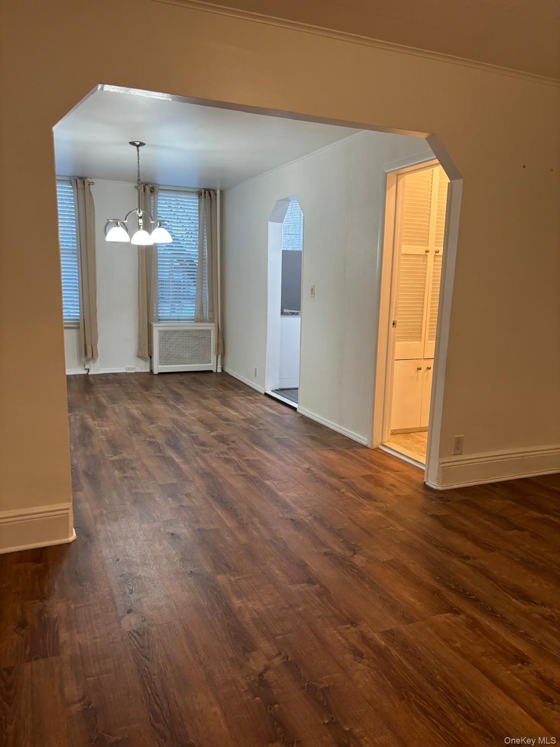 #3 photo, 71-29 Myrtle Avenue, কুইন্‌স Glendale , NY 11385